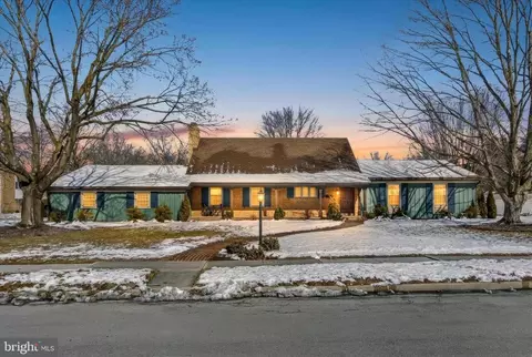 364 Grant Dr, Hanover, PA 17331