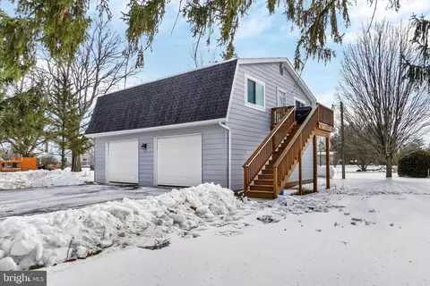 25 Boundary Dr, New Freedom, PA 17349