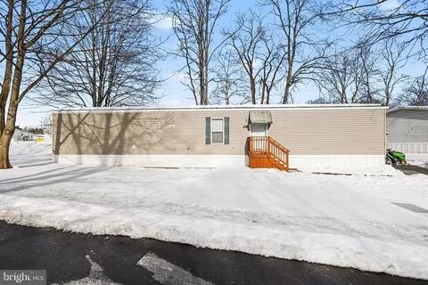 700 Salem Rd #68, Etters, PA 17319