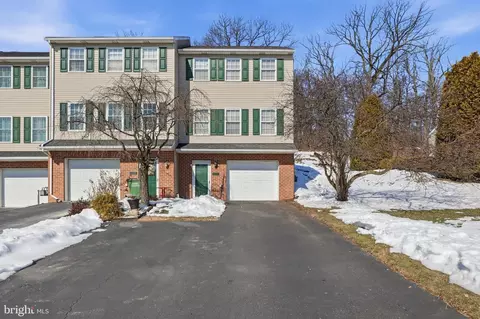 2280 North Pt, York, PA 17406