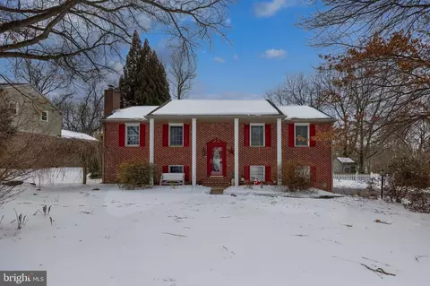 4425 Cedarwood Dr, York, PA 17402
