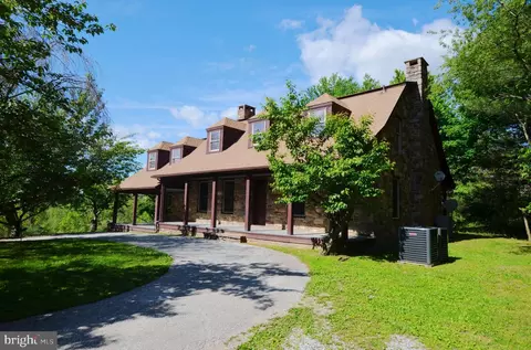 3414 Trone Rd, Glenville, PA 17329