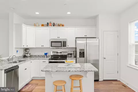Kitchen - 270 Holstein Dr, Hanover, PA 17331 photo 2 of 3