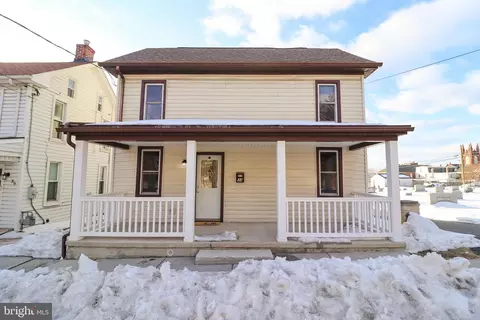 34 S Pleasant Ave, Dallastown, PA 17313