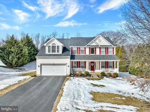 675 Clydesdale Dr, York, PA 17402
