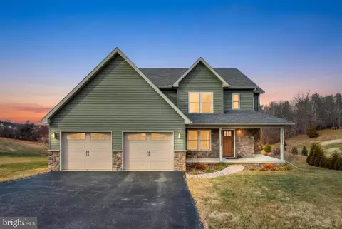 2364 Martz Ln, Hanover, PA 17331