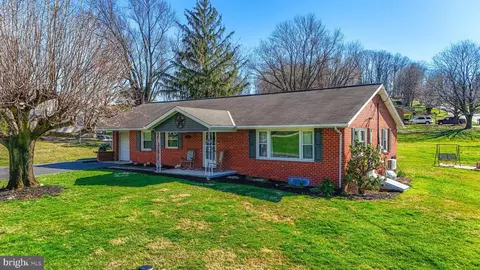 5571 Blooming Grove Rd, Glenville, PA 17329