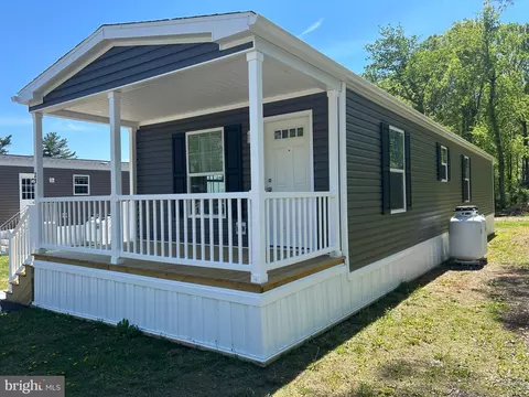 23 Locust Ln, Airville, PA 17302