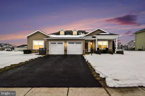 52 Pheasant Ridge Rd, Dillsburg, PA 17019