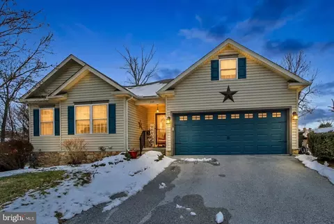 245 Kennedy Ct, Hanover, PA 17331