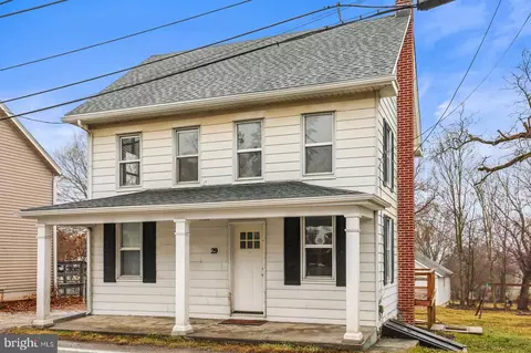 29 W George St, York New Salem, PA 17371