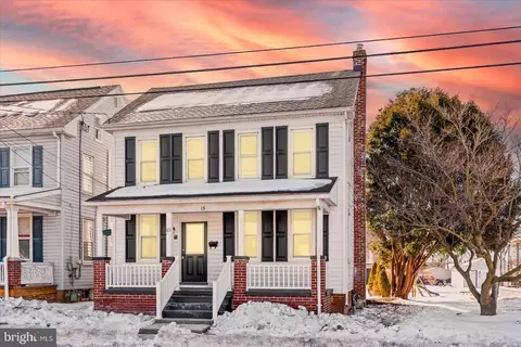 15 Westminster Ave, Hanover, PA 17331