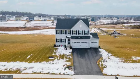22 Winifred Dr, Hanover, PA 17331