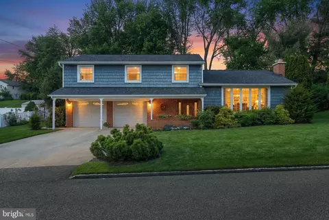 2415 Wildon Dr, York, PA 17403