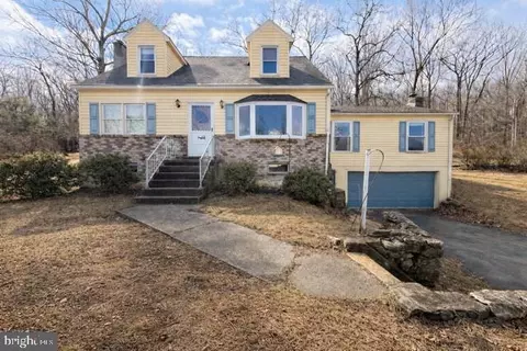 5598 Furnace Rd, York, PA 17406