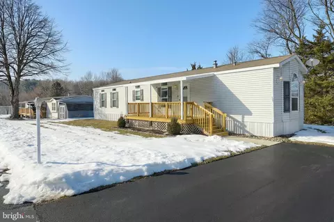 108 Fawn Circle Dr, Windsor, PA 17366