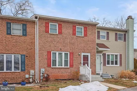 6 Persian Lilac Dr, Etters, PA 17319