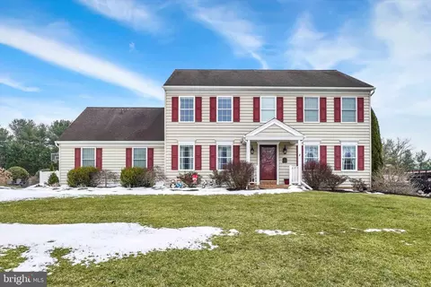 1383 Sterling Dr, York, PA 17404