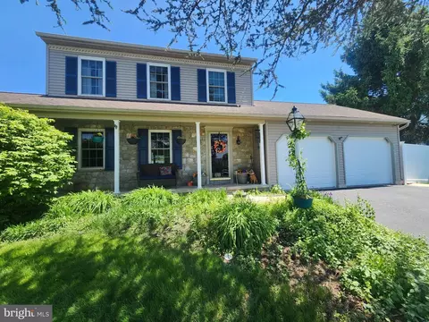 812 Kinross Kinross Ave, York, PA 17402