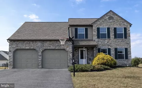 3020 Duxburry Dr, York, PA 17404