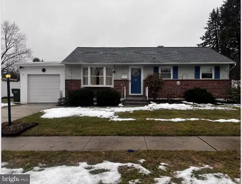 3872 Oakleigh Dr, York, PA 17402