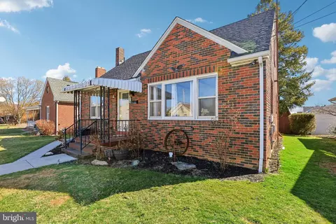 215 Penn St, Hanover, PA 17331