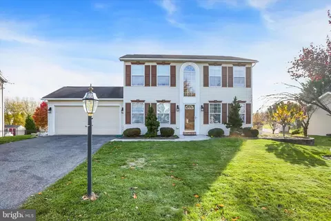 163 Martel Cir, Dillsburg, PA 17019
