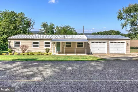 5497 Stambaugh Rd, Spring Grove, PA 17362