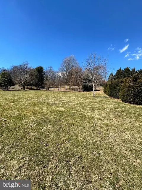 5738 Pigeon Hill Rd, Spring Grove, PA 17362