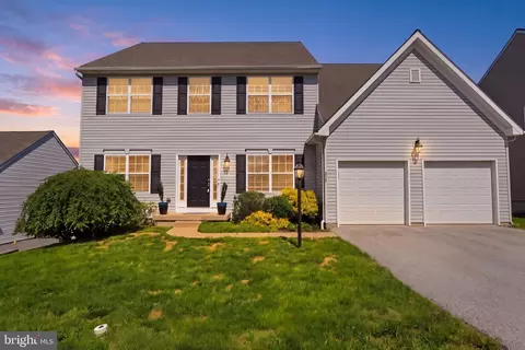 215 Azalea Dr, Windsor, PA 17366