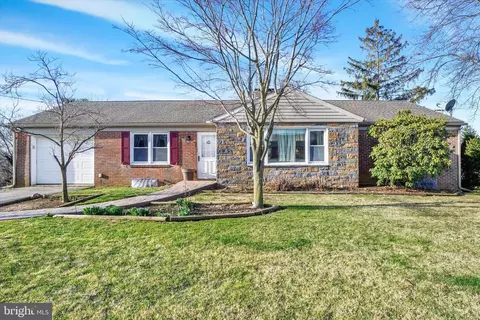 1698 Altland Ave, York, PA 17404