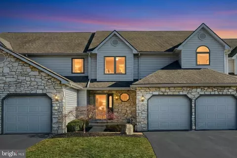 2696 Fairway Dr #2696, York, PA 17402