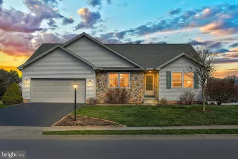 1835 Michelle Dr, York, PA 17408