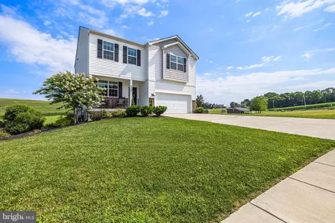 4300 Brent Dr, Spring Grove, PA 17362