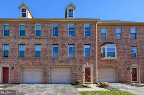 1202 Skyview Dr #1202, York, PA 17406
