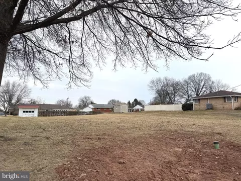 3471 Holly Rd, Dover, PA 17315
