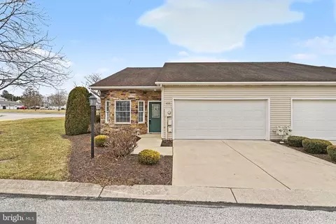 455 Parkview Ln, Hanover, PA 17331
