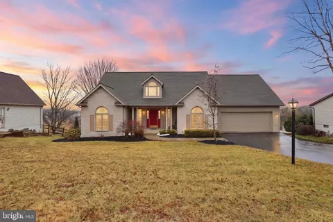 70 Piston Ct, Stewartstown, PA 17363