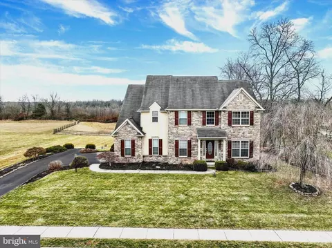 1724 Candle Ln, York, PA 17404