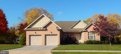 1216 Winding Oak Dr, York, PA 17403