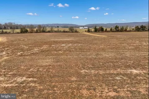 4275 W Canal Rd, Dover, PA 17315