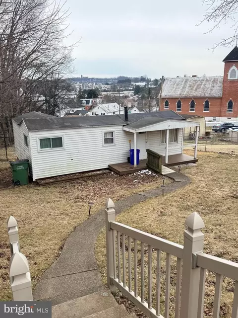 3321 High St, Emigsville, PA 17318