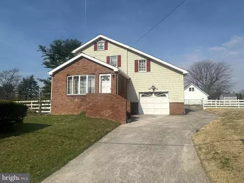 226 Moul Ave, Hanover, PA 17331
