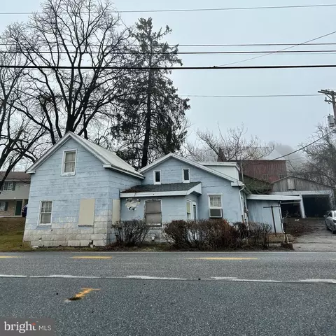 651 Country Club Rd, Red Lion, PA 17356