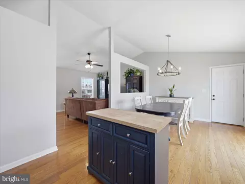 Entry Way - 1678 Beech Ln, Hanover, PA 17331 photo 1 of 1