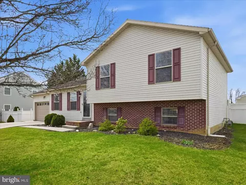 Exterior - 1678 Beech Ln, Hanover, PA 17331 photo 3 of 5