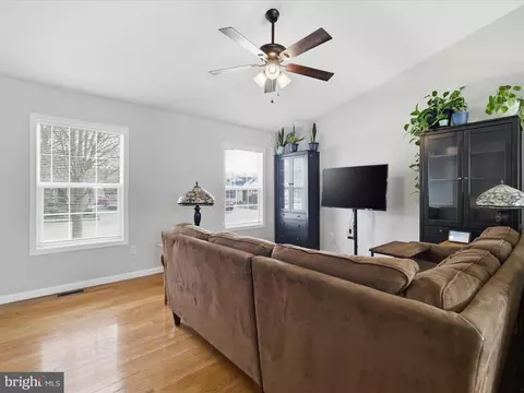 Living - 1678 Beech Ln, Hanover, PA 17331 photo 1 of 3