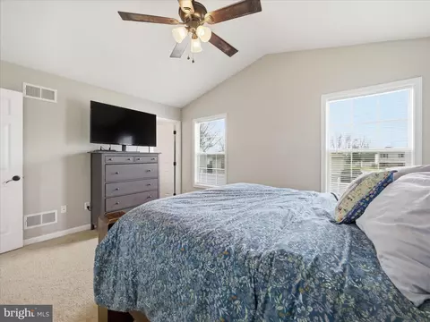 Bedroom - 1678 Beech Ln, Hanover, PA 17331 photo 2 of 6