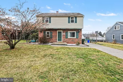 1330 Canterbury Ln, York, PA 17406