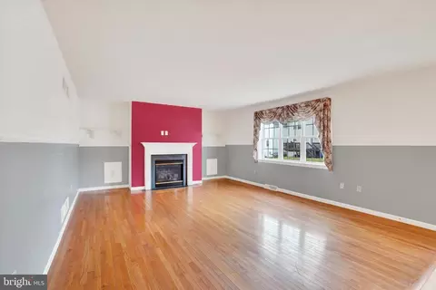 Living - 590 Thomas Armor Dr, Windsor, PA 17366 photo 2 of 4